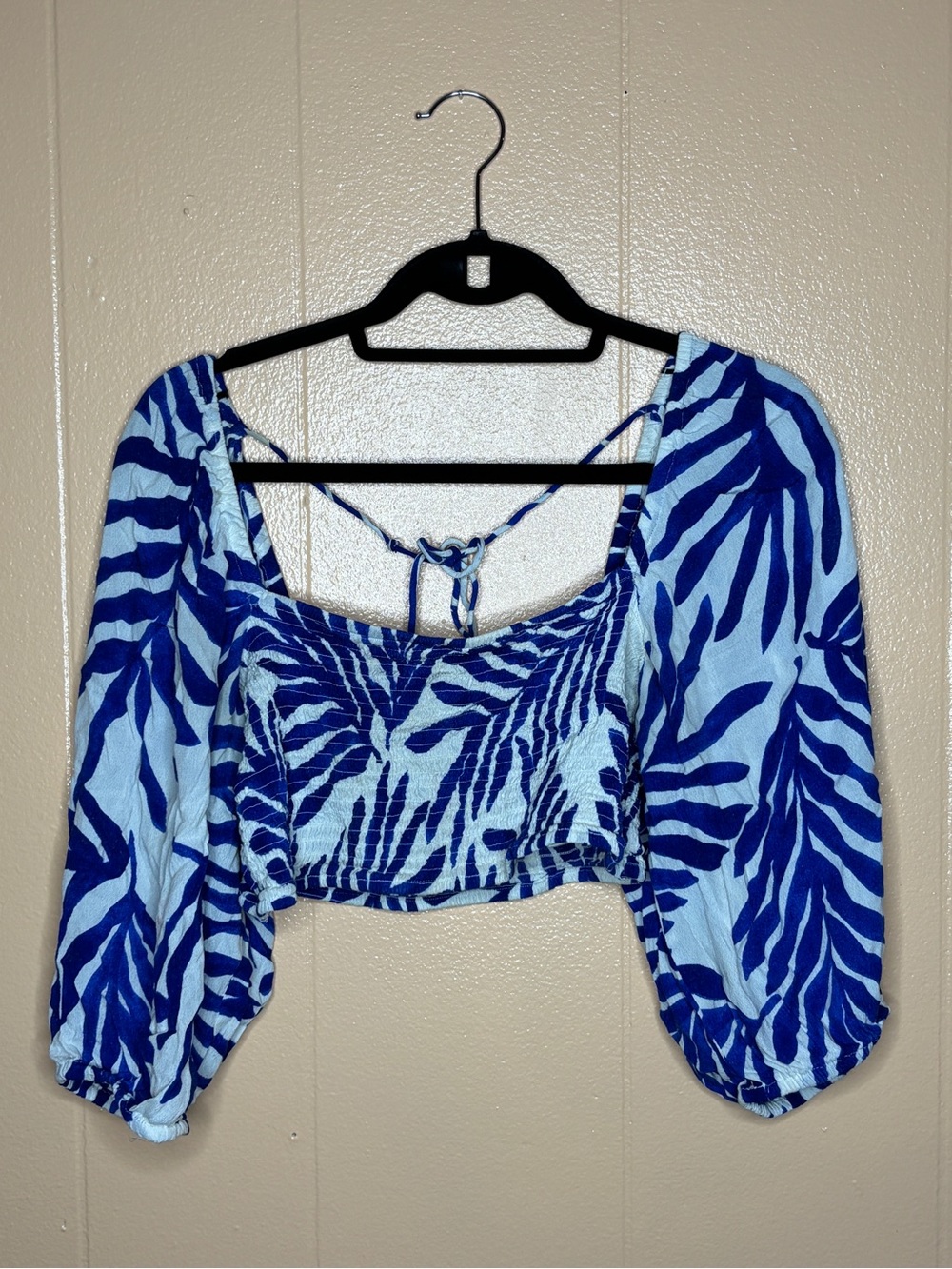 H&M Blue Tropical Leaf-Print Puff Sleeve Crop Top